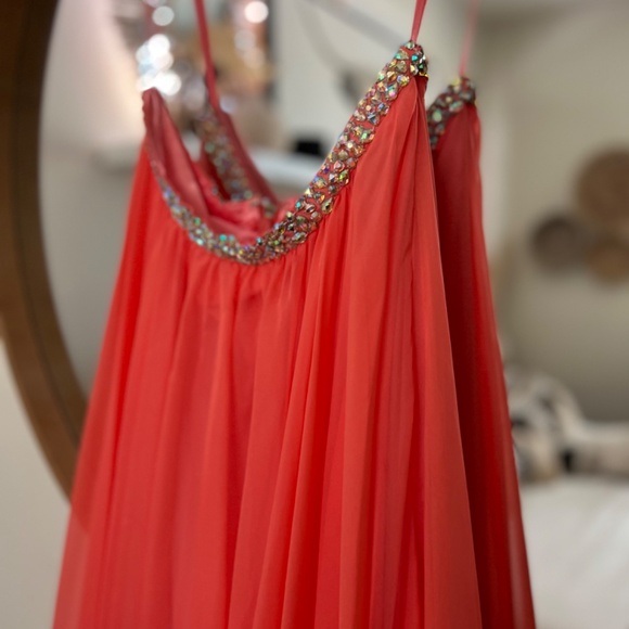 La Femme Prom Dress - Picture 9 of 16